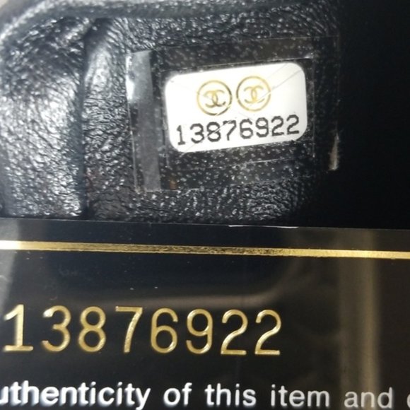 ❌SOLD❌ CHANEL classic Maxi black patent Flap Bag - Picture 4 of 15